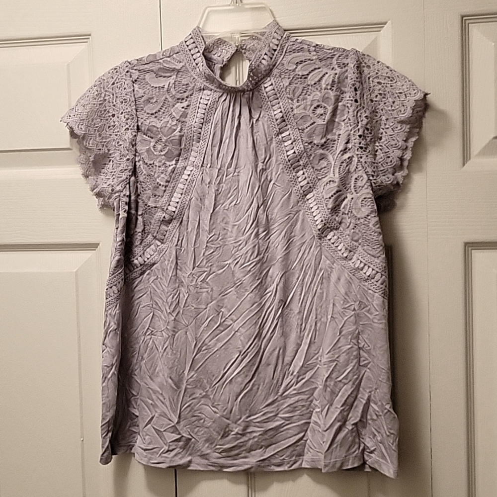 Cable and Gauge women's medium blouse